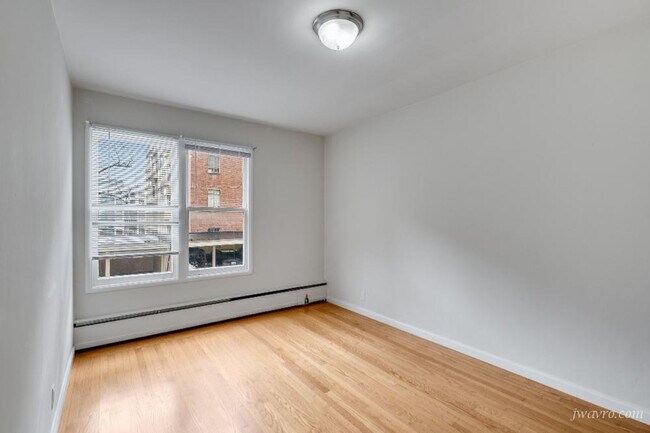 Building Photo - 1930 Franklin St