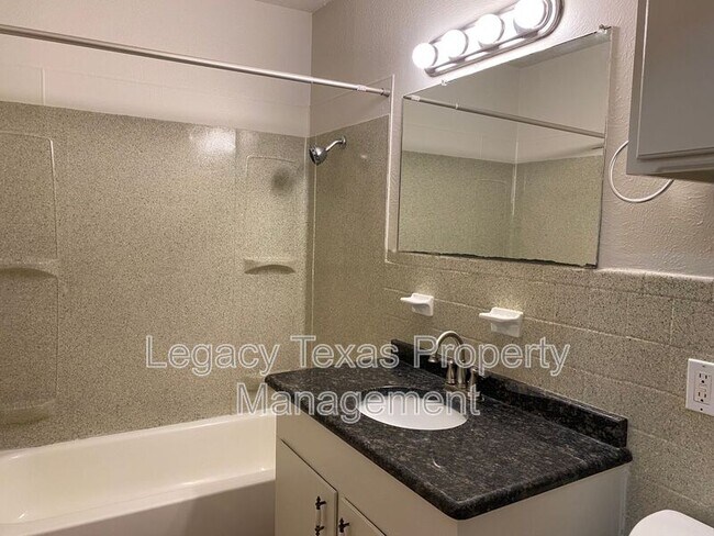 Building Photo - 1607 McAnear St