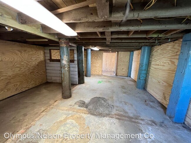 Building Photo - 414 Murex St