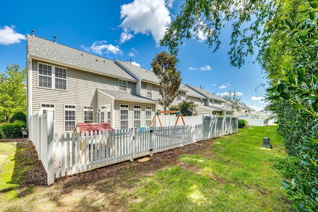 Building Photo - 928 Kite Dr