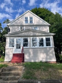 Building Photo - Charming Colonial in the Heart of Akron!