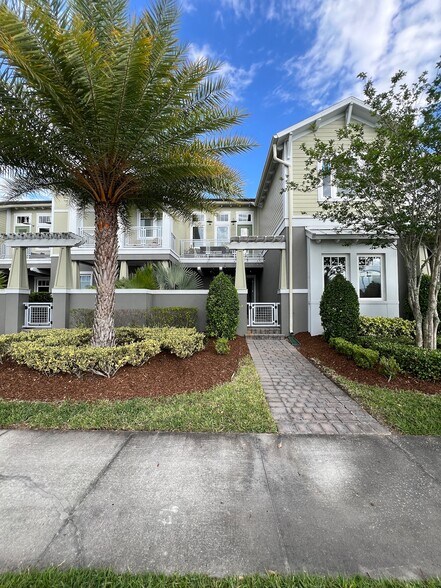 Building Photo - 13787 Benavente Ave