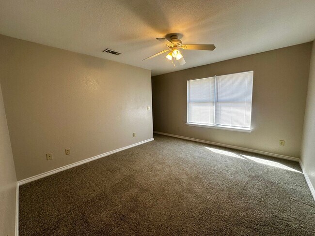 Building Photo - 2527 Pascal Ct