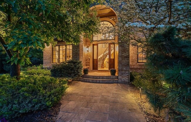 Building Photo - 4443L W Cottonwood Pl