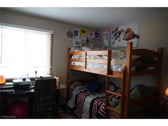 Building Photo - 605 S Brookview Ln
