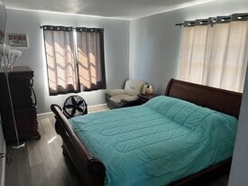 Building Photo - 510 Driftwood Cir W