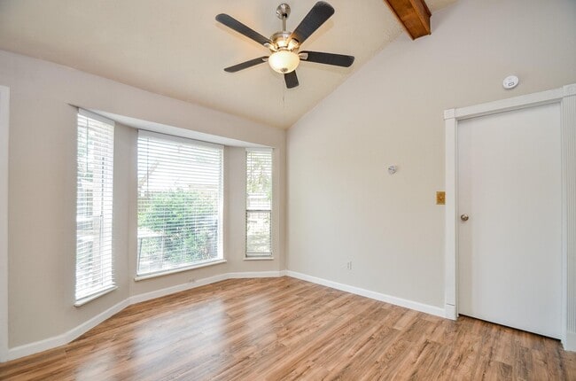 Building Photo - 7623 Kite Hill Dr