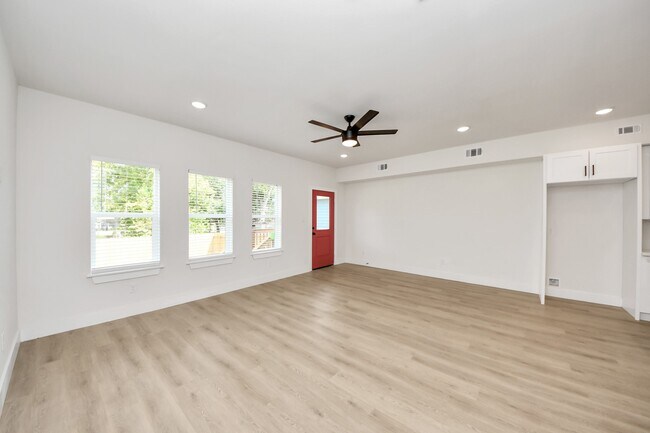 Building Photo - 1316 W Willis St