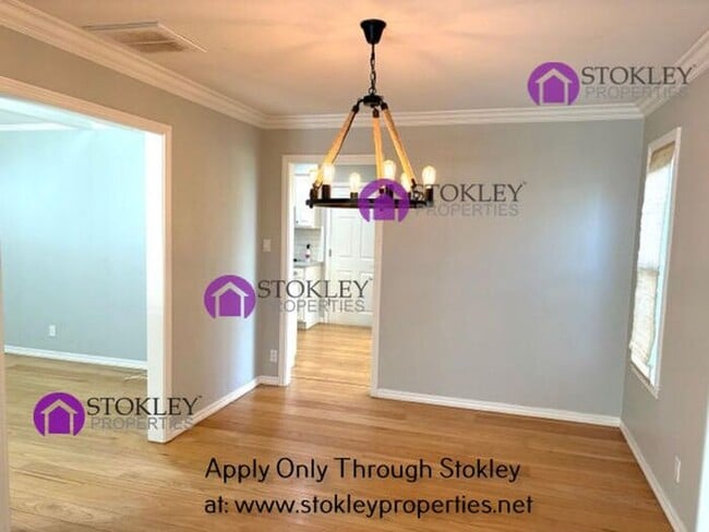 Building Photo - 231 Ivy Dr