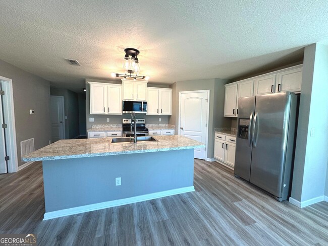 Building Photo - 217 Brooklet Cir