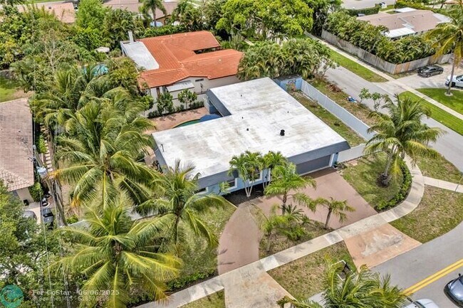 Building Photo - 1398 NW 14th Ct