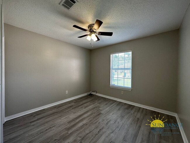 Building Photo - Beautiful 3 Bedroom Home in Fort Walton Beach!