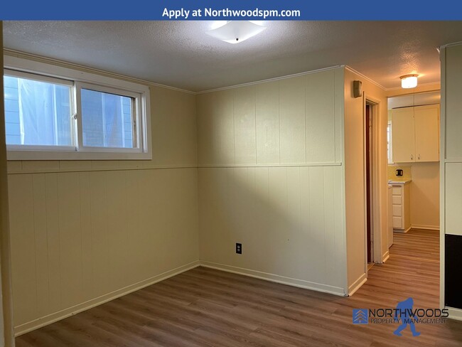 Building Photo - Nice 1 bedroom 1 Bath Home-All Utilities P...