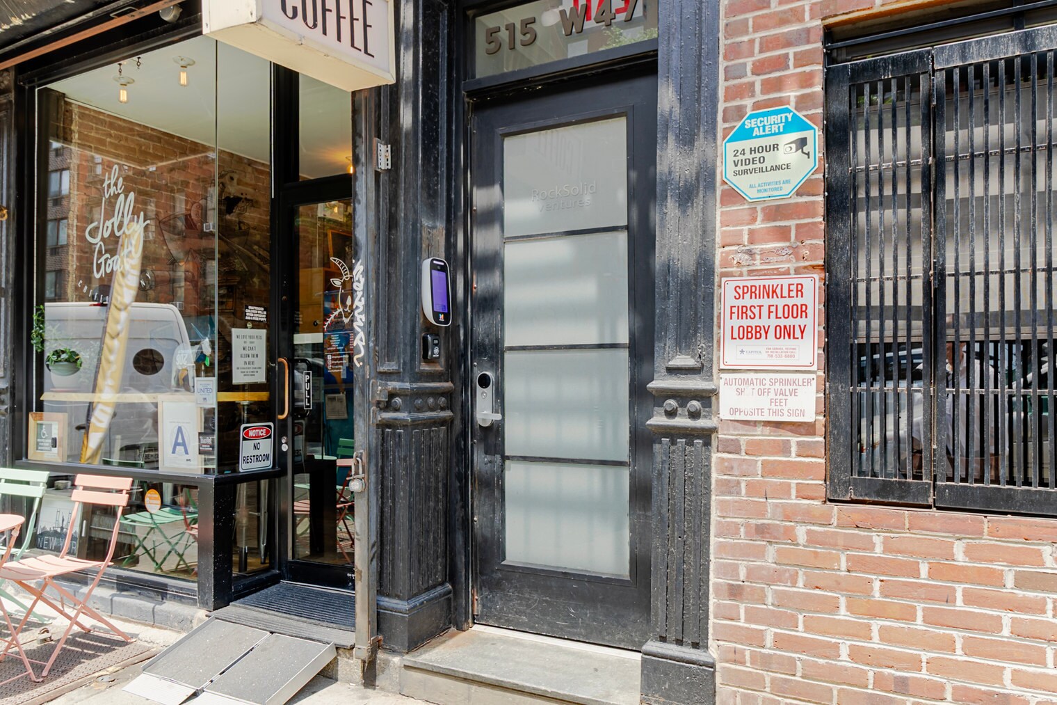 Building Photo - 515 W 47th St