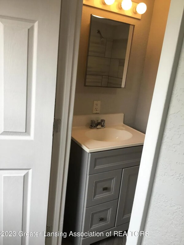 Building Photo - 1037 E Oakland Ave