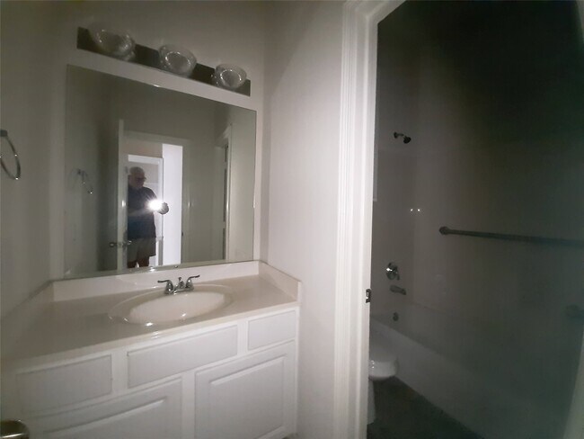 Building Photo - 12755 Mill Ridge Dr