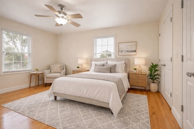 Building Photo - 22 School St