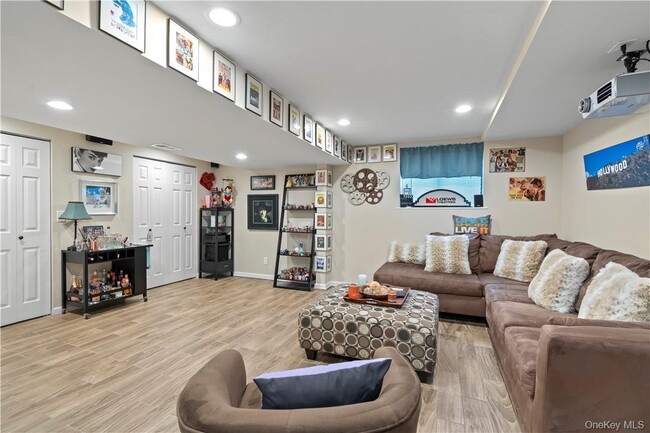 Building Photo - 67 Park Dr