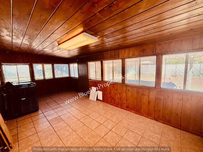 Building Photo - 3707 E Glenn St