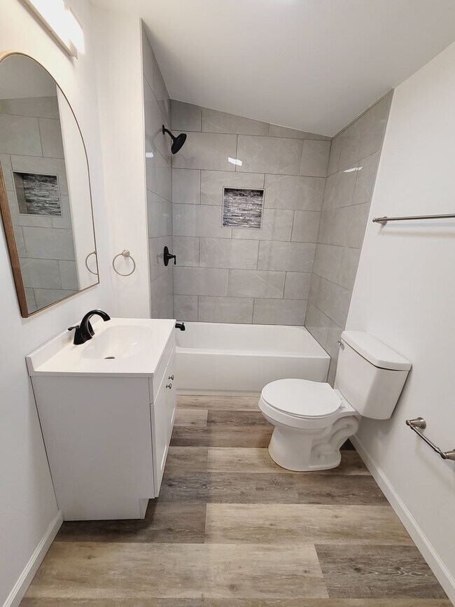 Building Photo - 1114 Bedford Ave