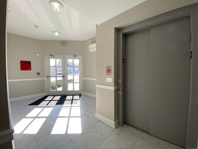 Building Photo - 314 Bridgeport Ave