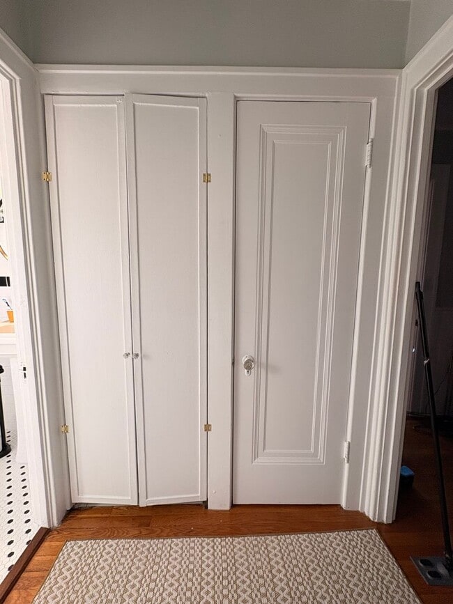 Building Photo - Charming Second-Floor Condo in Historic Fi...