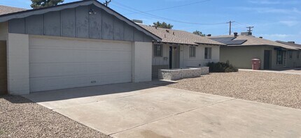 Building Photo - 2024 N 81st Pl