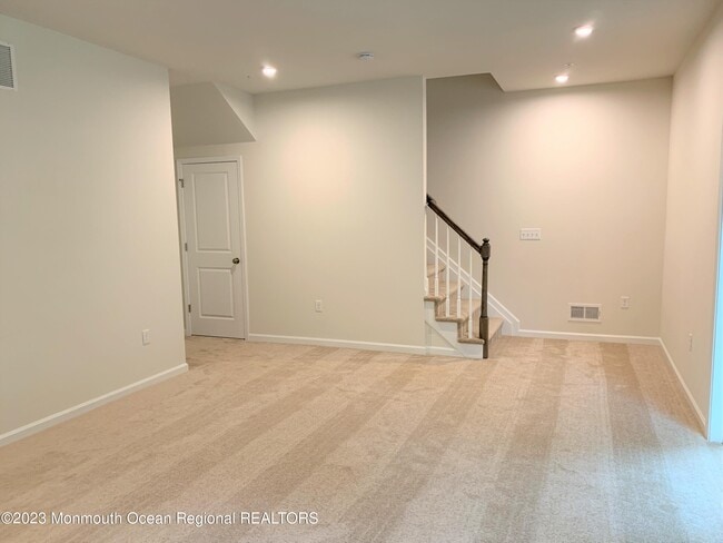 Building Photo - 302 Arose Ln