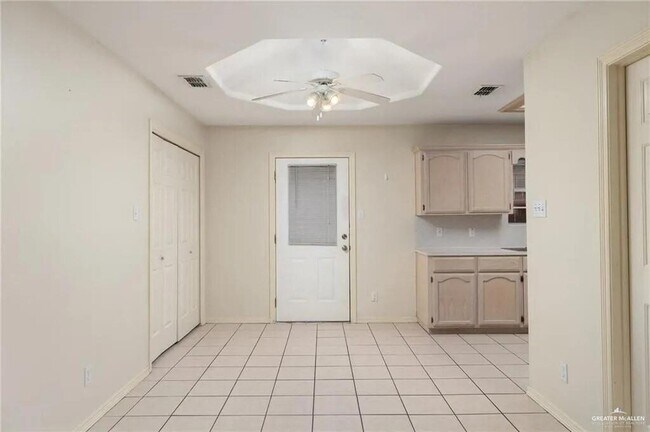 Building Photo - 11 Tierra Dulce Dr