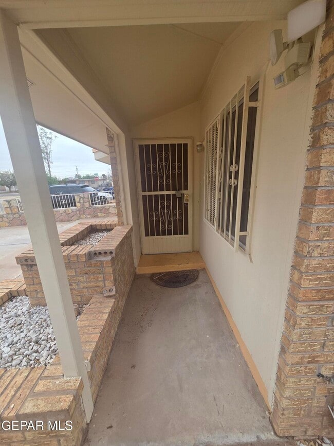 Building Photo - 10207 Silver Strand Pl