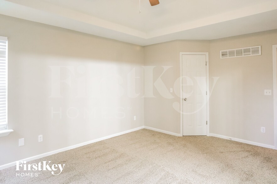 Building Photo - 1034 Bunting Ln