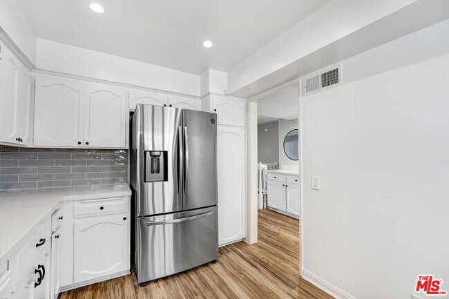 Building Photo - 4415 Saugus Ave