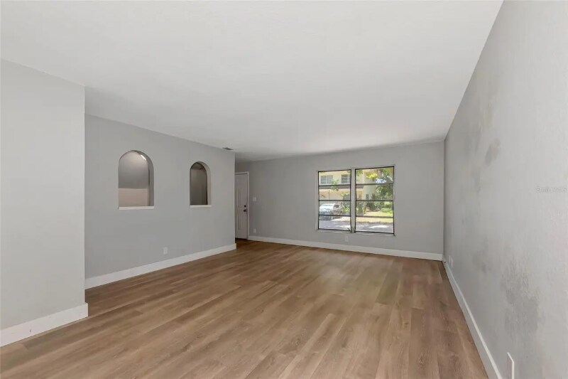 Building Photo - 405 Barlow Ave