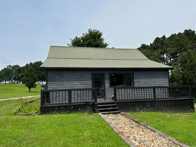 Building Photo - 896 Vaughn Rd