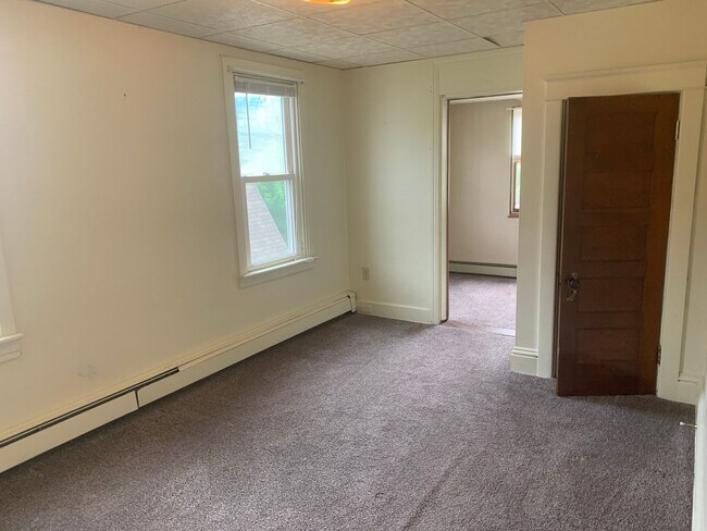 Building Photo - Dallastown SD 3 Bedroom House-Yard, Parking