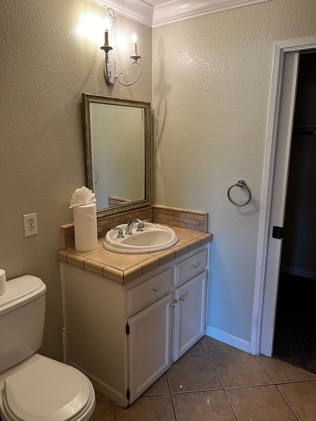 Building Photo - 6203 Ackland Ct