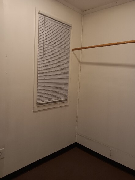 Building Photo - 1211 N 13th St