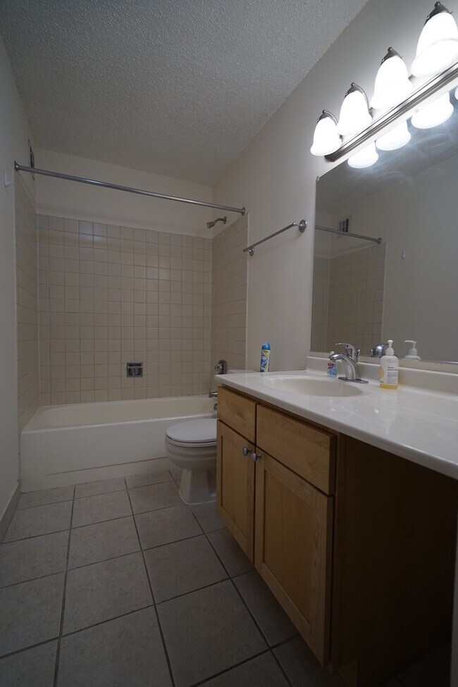 Building Photo - 30 E Huron St