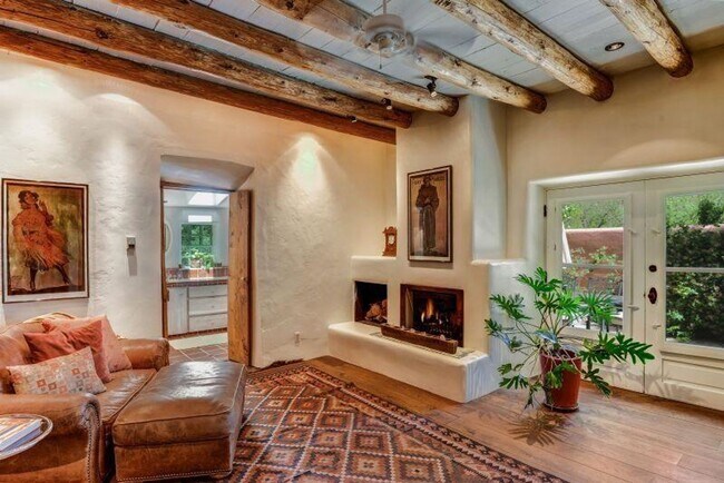 Building Photo - Live in a Piece of Santa Fe’s History – Av...