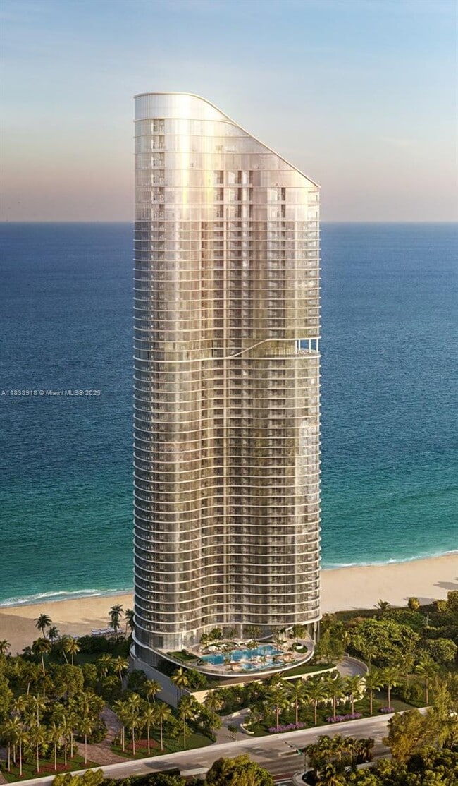 Building Photo - 15701 Collins Ave