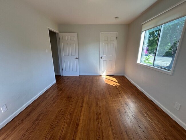 Building Photo - Charming 4 Bedroom, 2 Bath Home in Novato ...