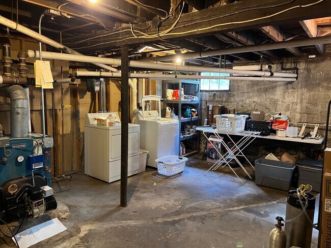 Building Photo - 52 Mt Vernon St