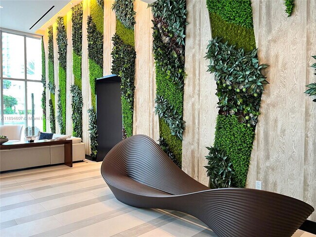 Building Photo - 851 NE 1st Ave