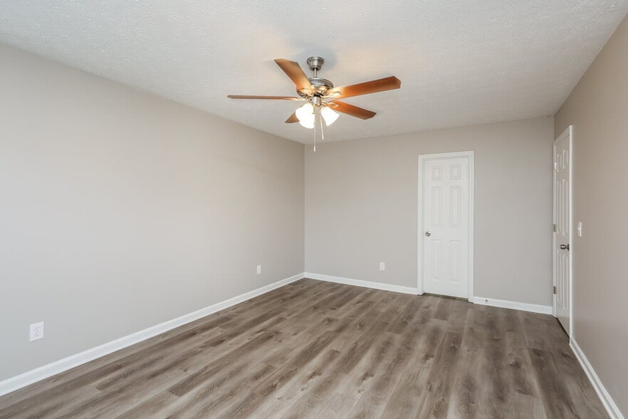 Building Photo - 5875 Bellingrath Way