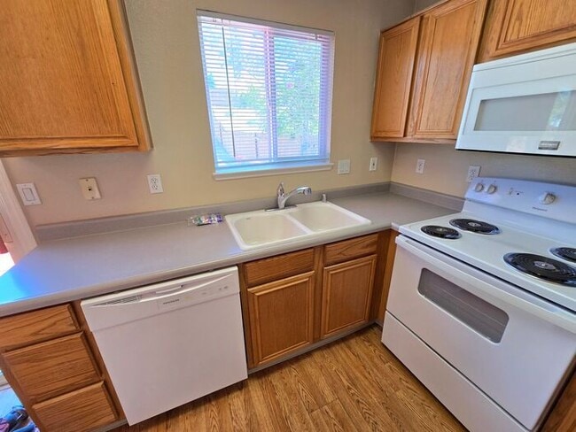 Building Photo - Charming 3 Bedroom, 2 Bath Home with Large...