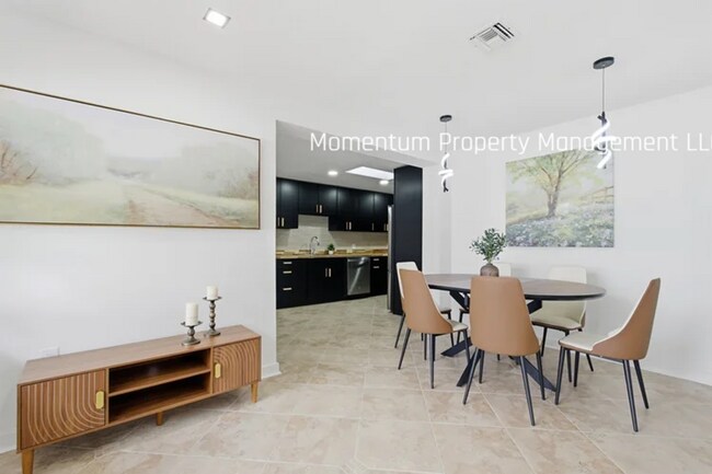 Building Photo - Gorgeous 4 Bedroom in Dunedin! Full Upgraded w/ a Pool!! AVAILABLE FOR IMMEDIATE MOVE IN!!