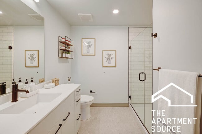 Building Photo - 2155 N Elston Ave