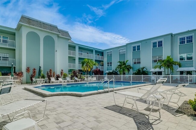 Building Photo - 1706 Belleair Forest Dr