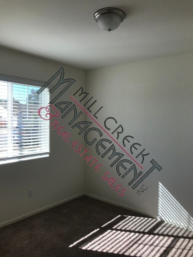Building Photo - Pine River community