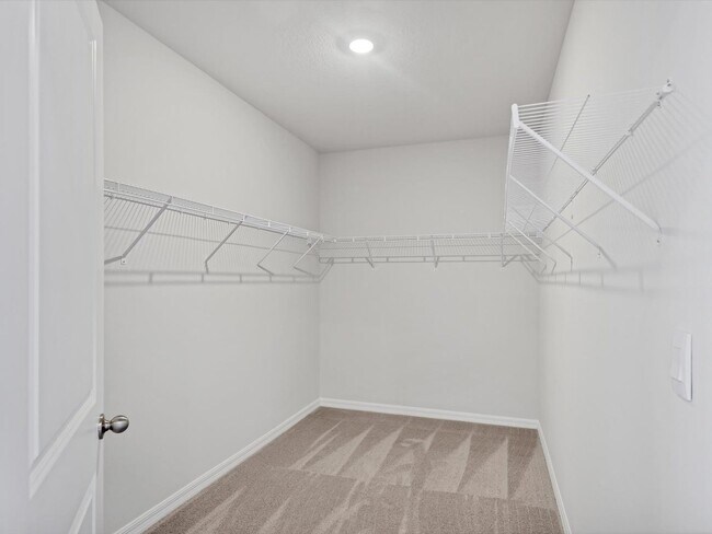 Building Photo - Unfurnished Annual Rental